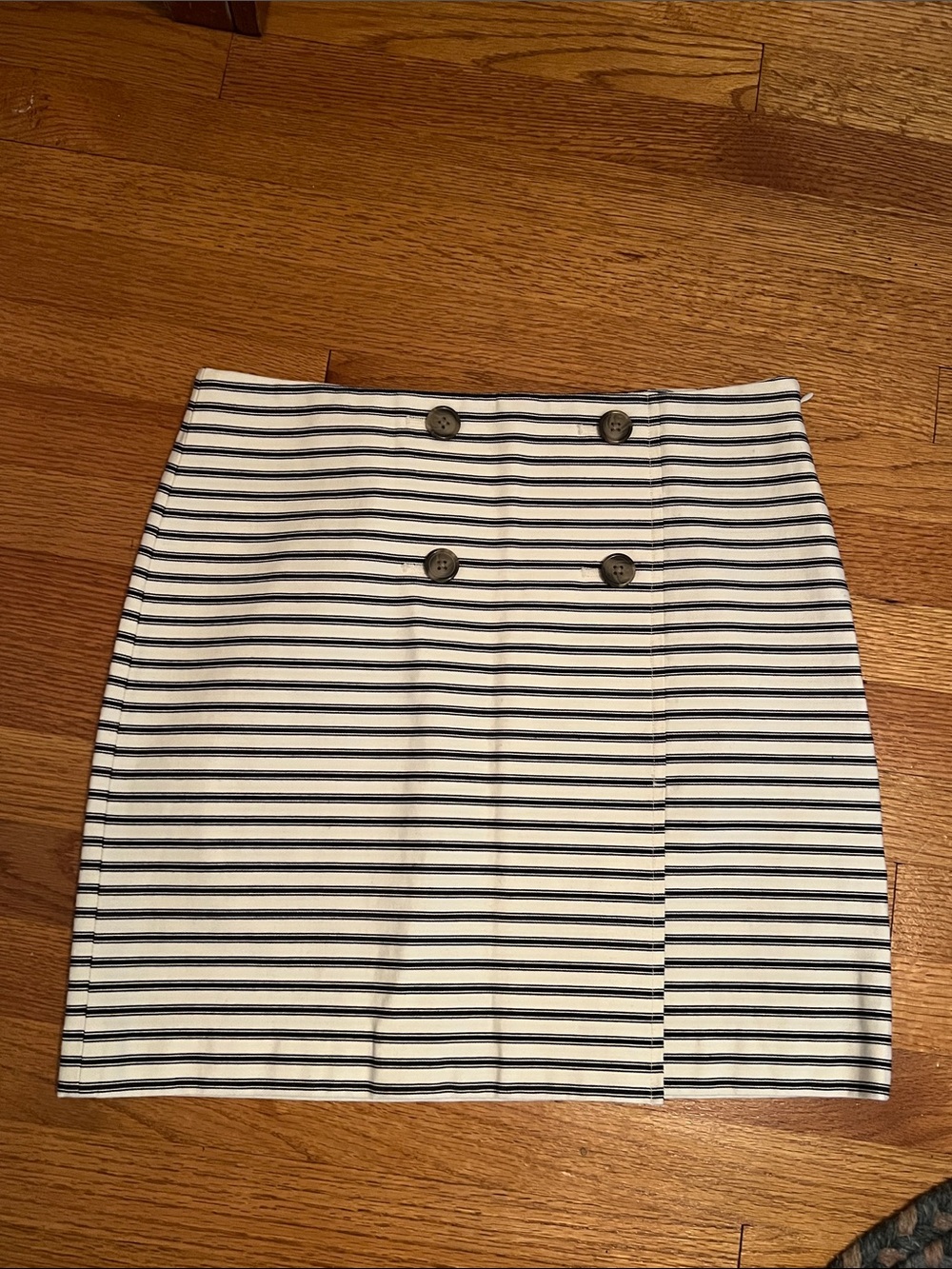 Striped Button-Front Mini Skirt - White & Black